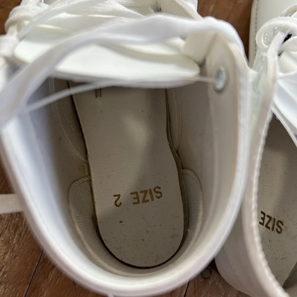 Classic white leather soft sole baby shoes